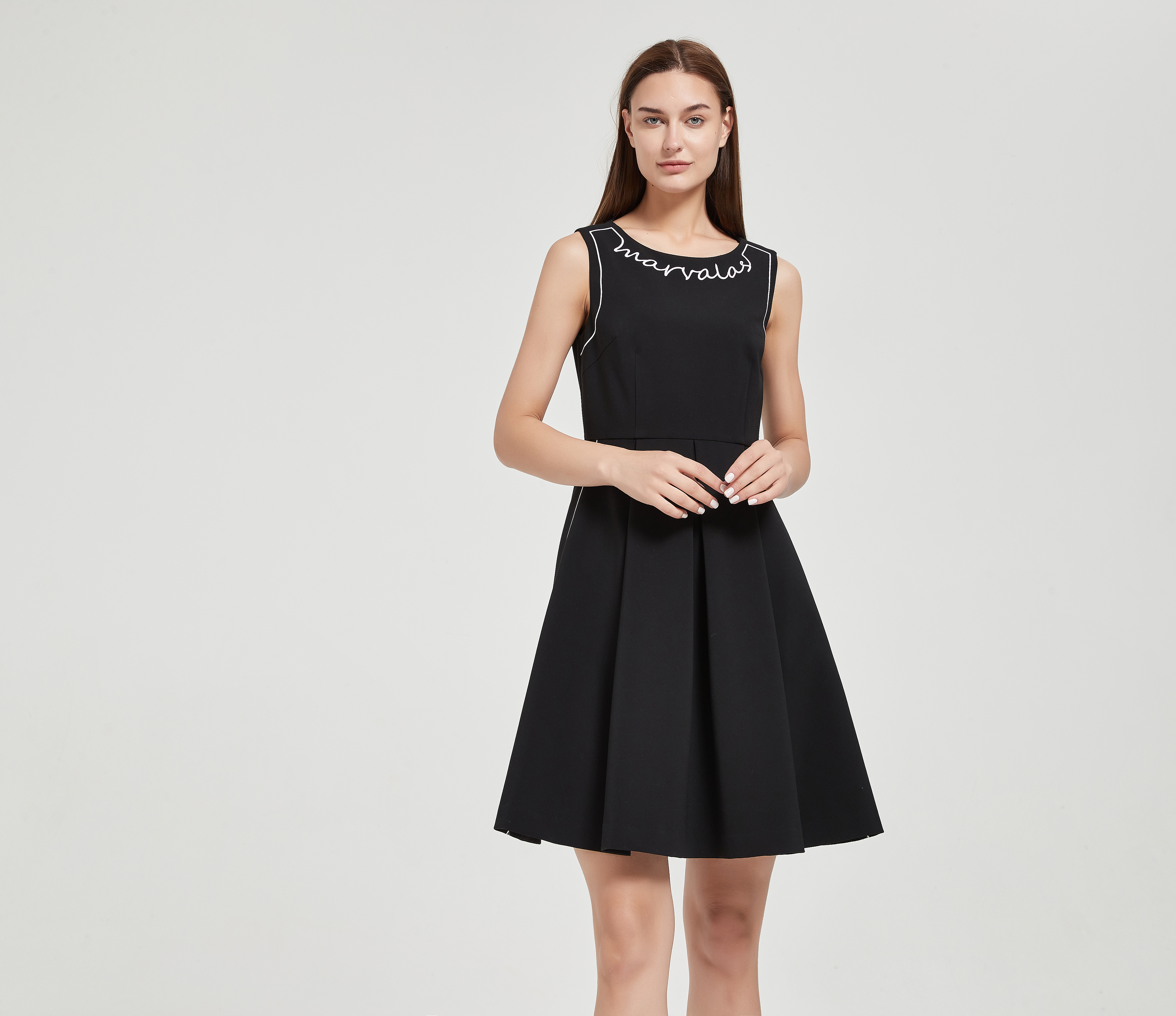Women's Black Embroidery Sleeveless Dress