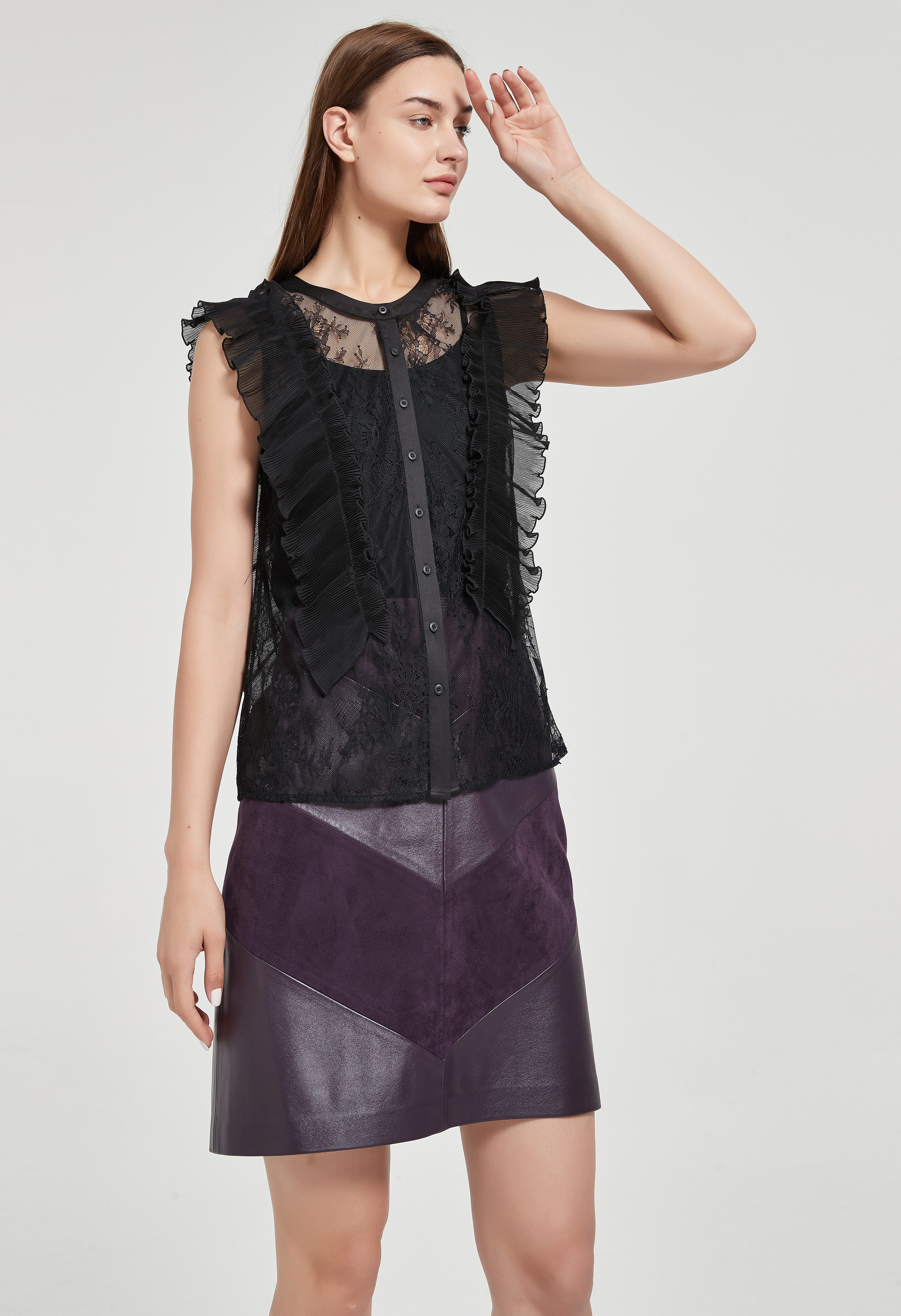 Lady's 100% Polyester Fashion Black Lace Sleeveless Top