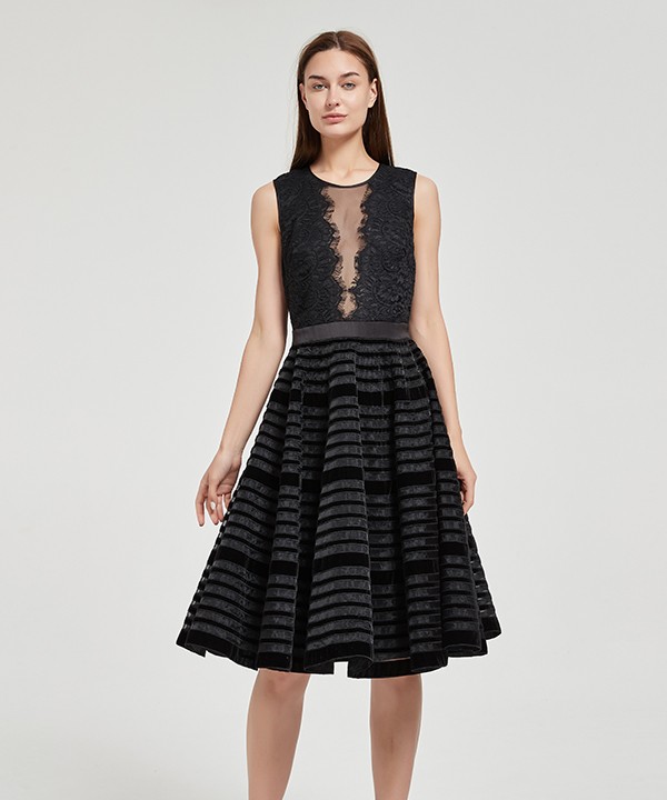 黑色蕾丝无袖连衣裙